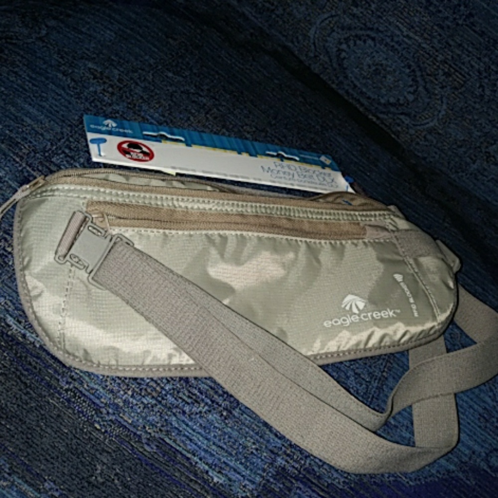 Eagle Creek Tan RFID Fanny Pack New w Tags